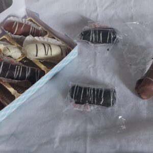 prashvy khaleji delight – chocolate coated kharek (dates)